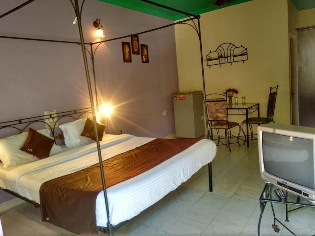 Libton Manor Hotel Candolim Buitenkant foto